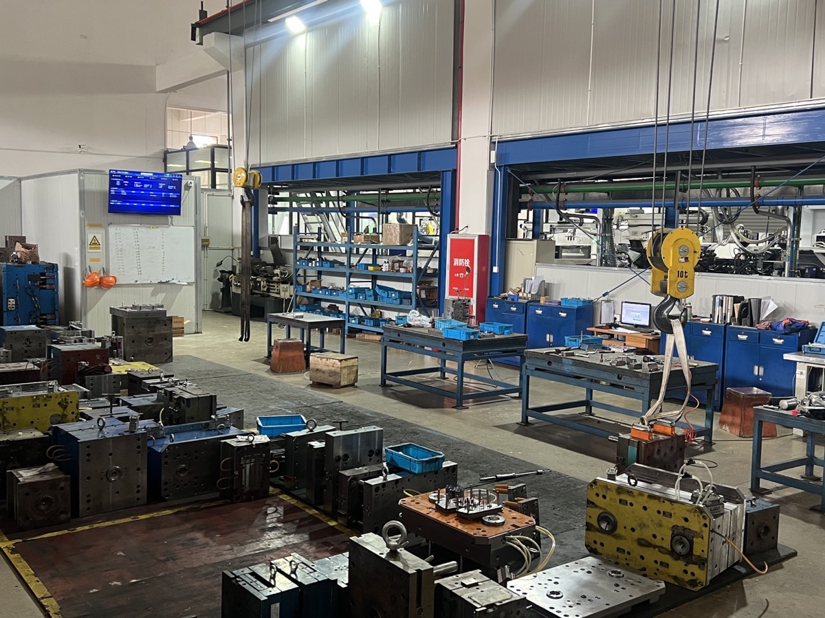 Real mold tooling workshop within the CiTech partner manufacturing network